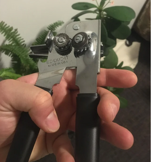 Ez Duz It S/S Can Opener with Black Grips Gadget